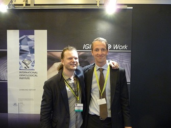 Jean-Mathieu Magnay z (Instytut IGI Antwerp) i Grzegorz Jurkun podczas targów IJL 2012 w Londynie