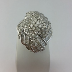 Złoty pierścionek z brylantami 6.12 ct